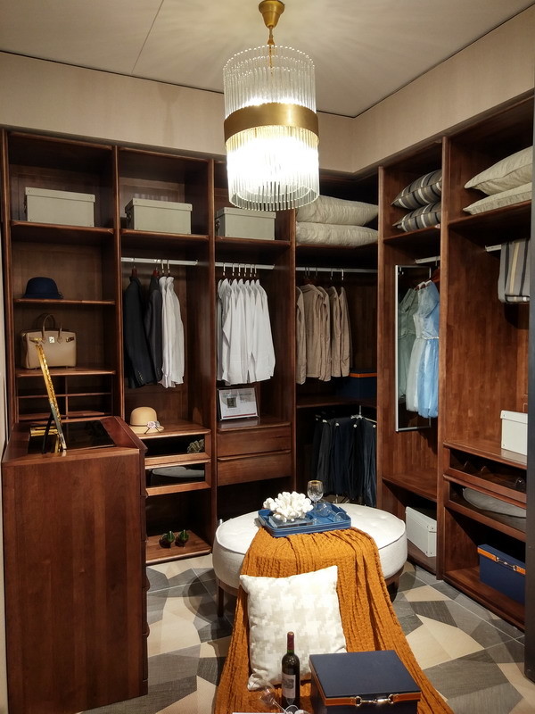 Custom Furniture Walnut wood Built Walk in Wardrobe Closet with Cloth display racks and Storage Cabinets