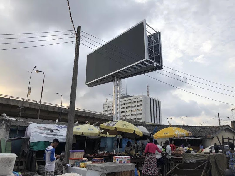 P5 7000cd/Sqm 210W Smd Outdoor Led Display MW Power Supply IP65 RoHS
