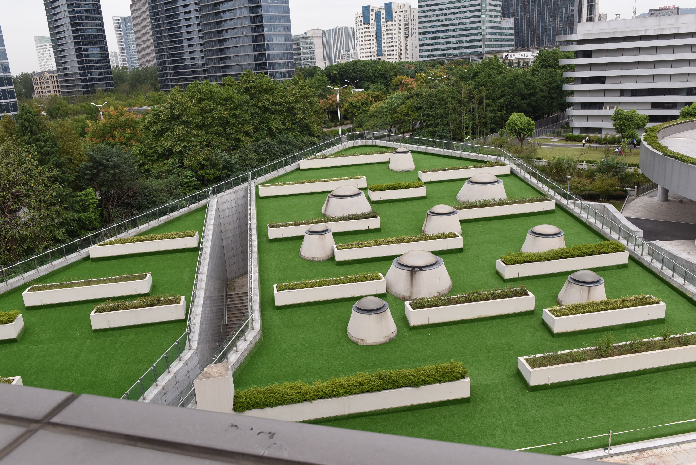 30mm PE Artificial Grass 2x5m 2x25m Landscaping Synthetic Turf