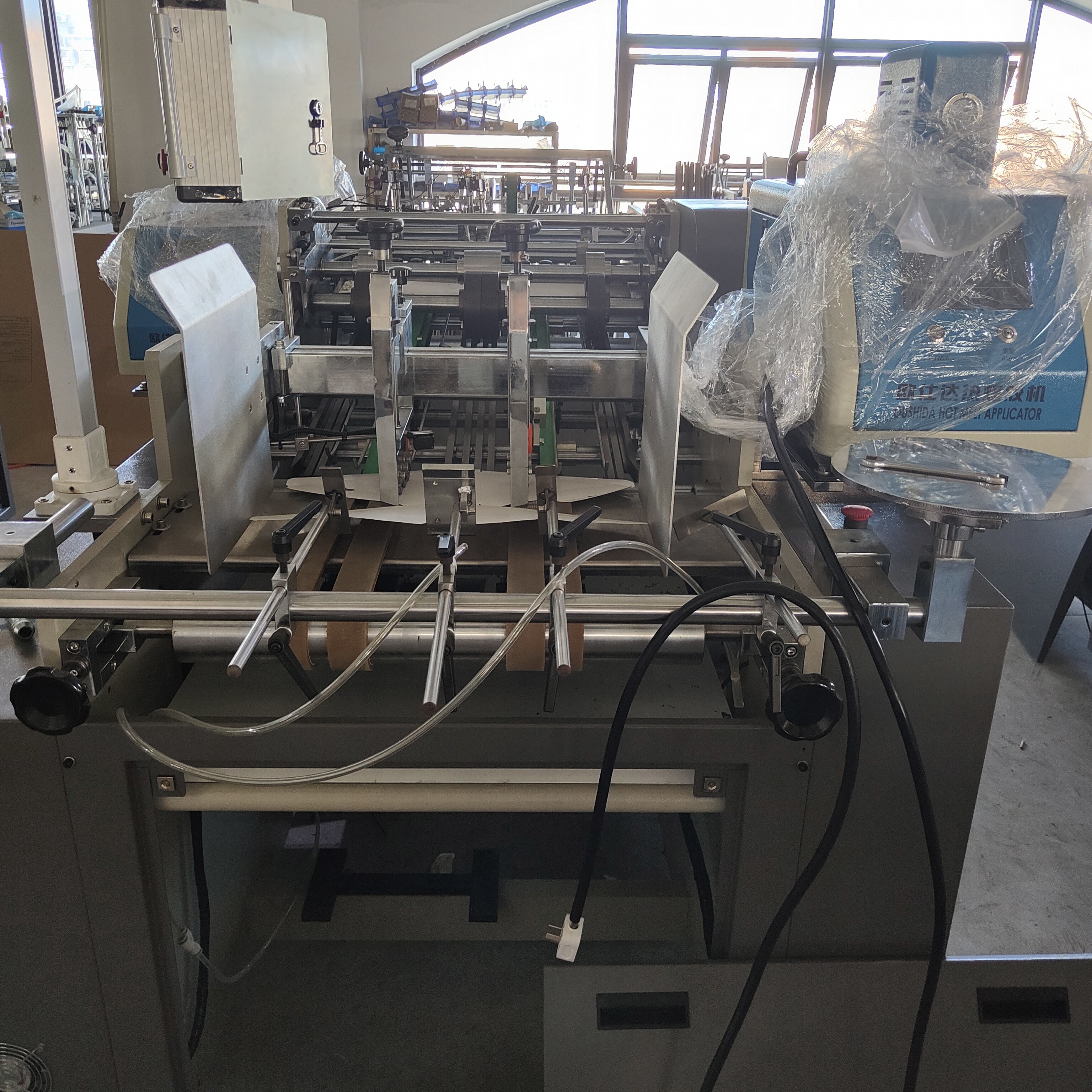 Non standard carton machine # decorative works # food carton # disposable lunch box # Hot-melt adhesive process