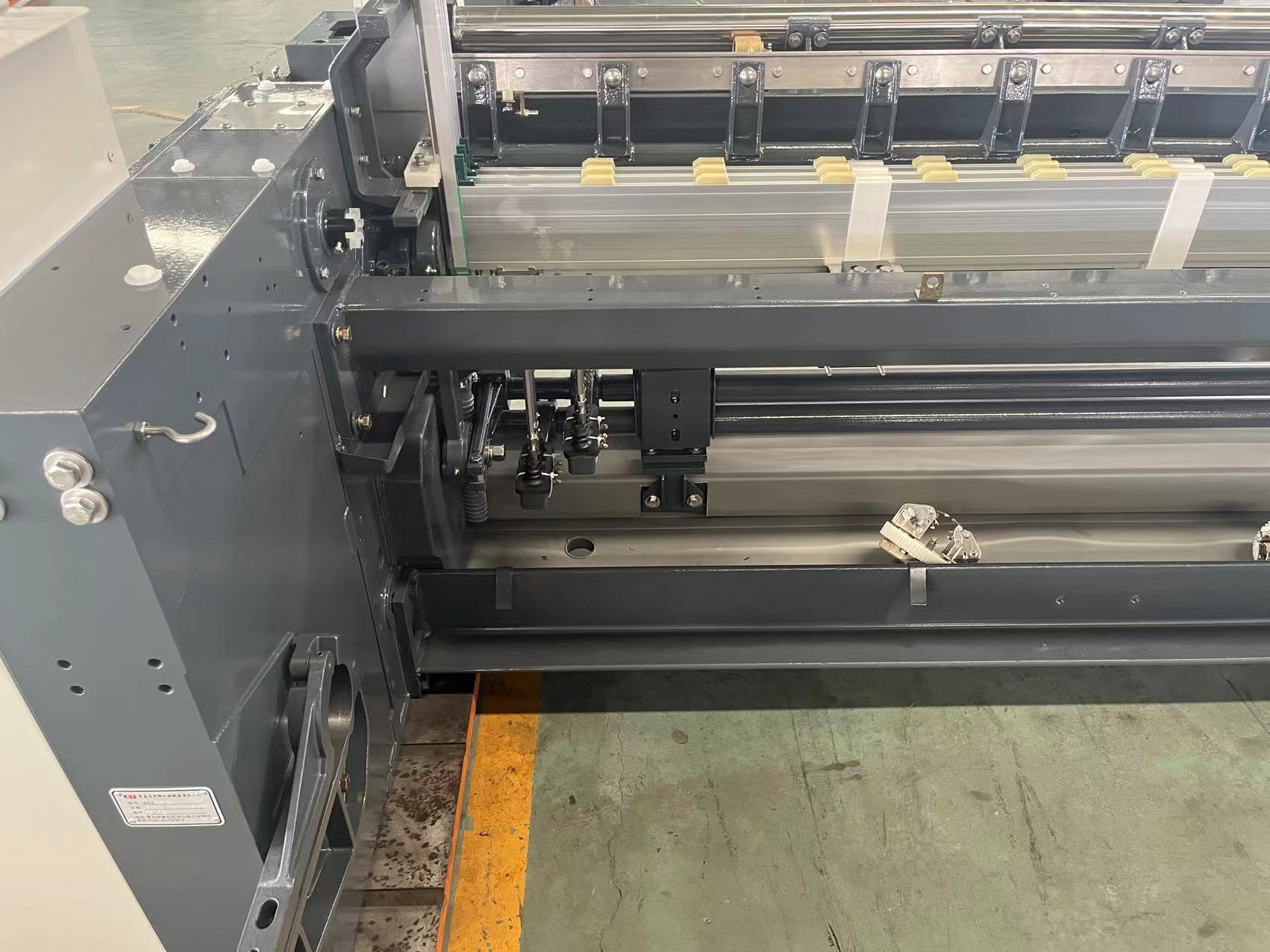 Mechanical Electronic Weaving Loom Machine Textile 1000 RPM Water Jet Loom