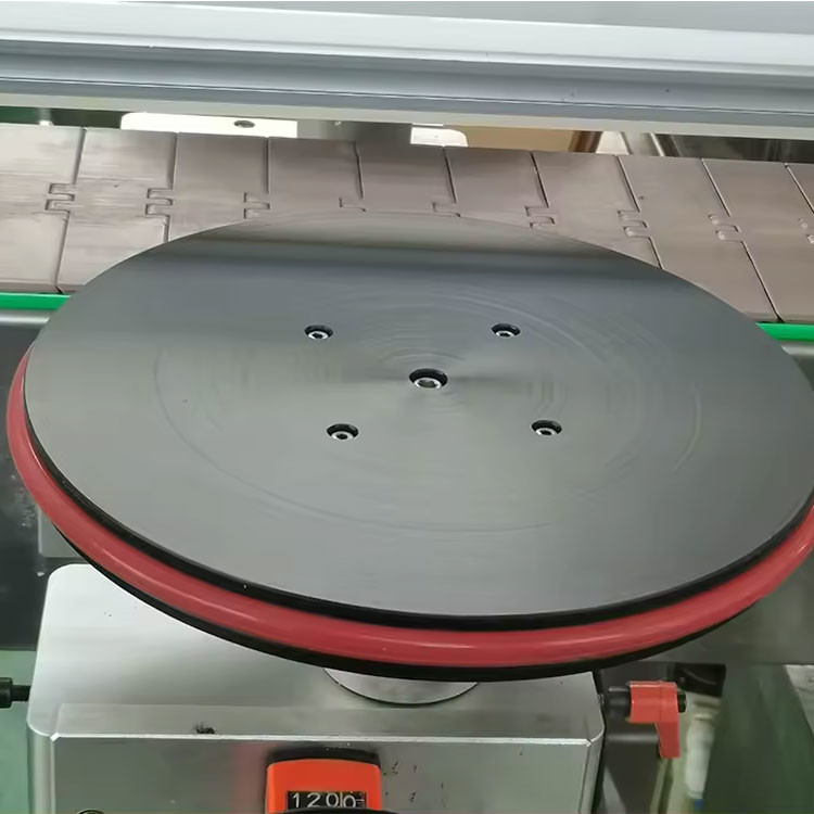 Automatic Liquid And Paste Products Tracking Filling Machine