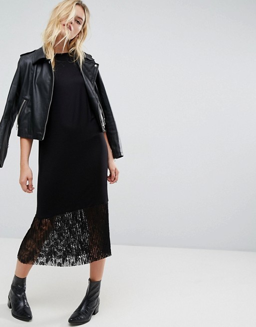 Newest Design Women Dress with Pleat Lace Hem