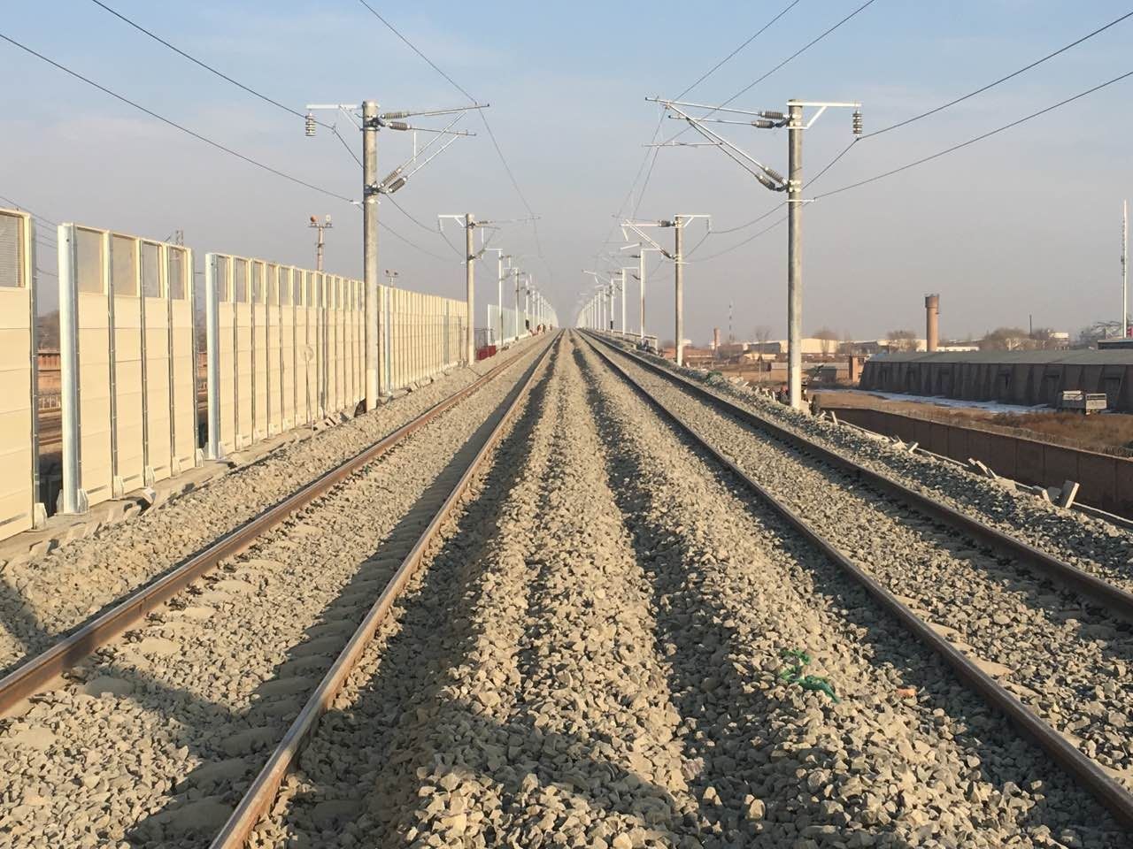 Metal Curve Highway Noise Reduction Barriers Good Sound Absorbing Property