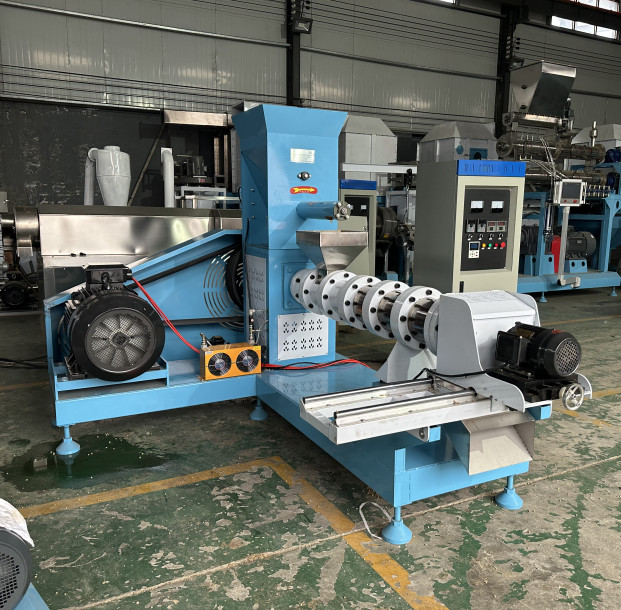Electric Screw Feed Extruder Machine 1-20mm Diameter With 40-2000kg/h Capacity