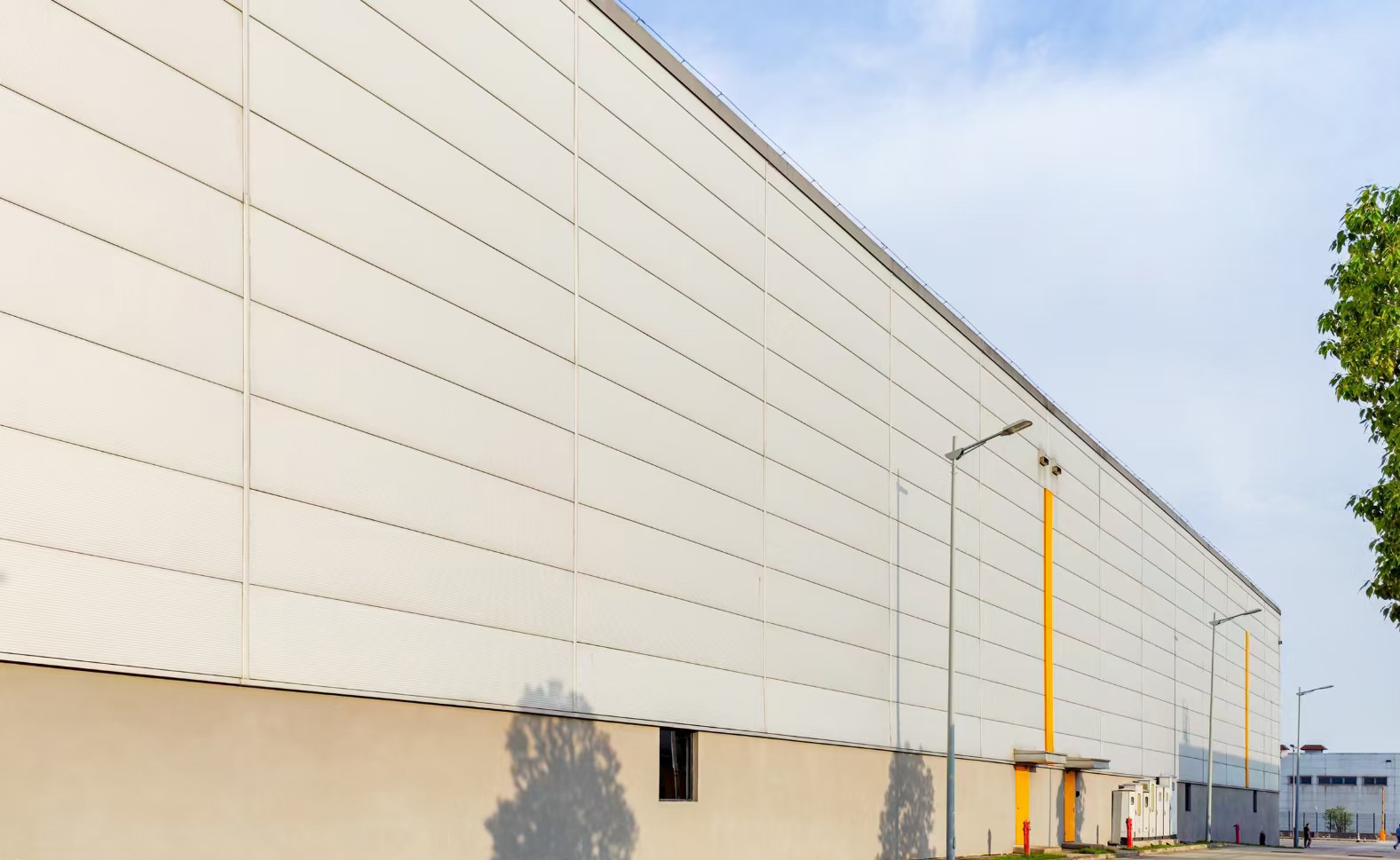 Long Life Span Rigid Frame Customizable Size And Layout Steel Structure Warehouse Construction