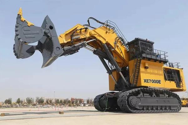 Shovel 360 Degree Drone Footage XE4000 Powerful Mining Shovel Heavy Excavator