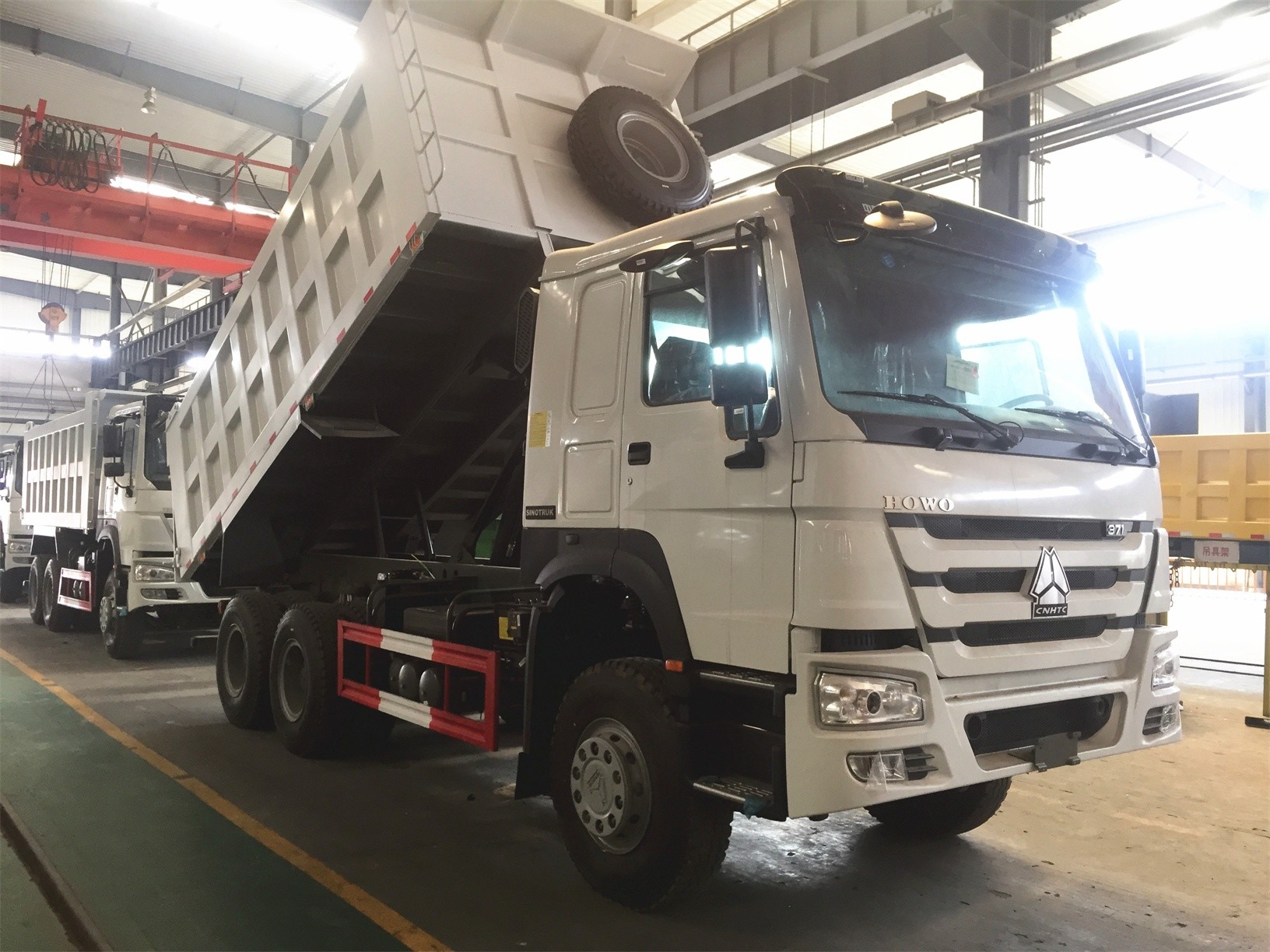 SINOTRUK HOWO 40 Ton 336hp 420hp Sand Tipper Truck
