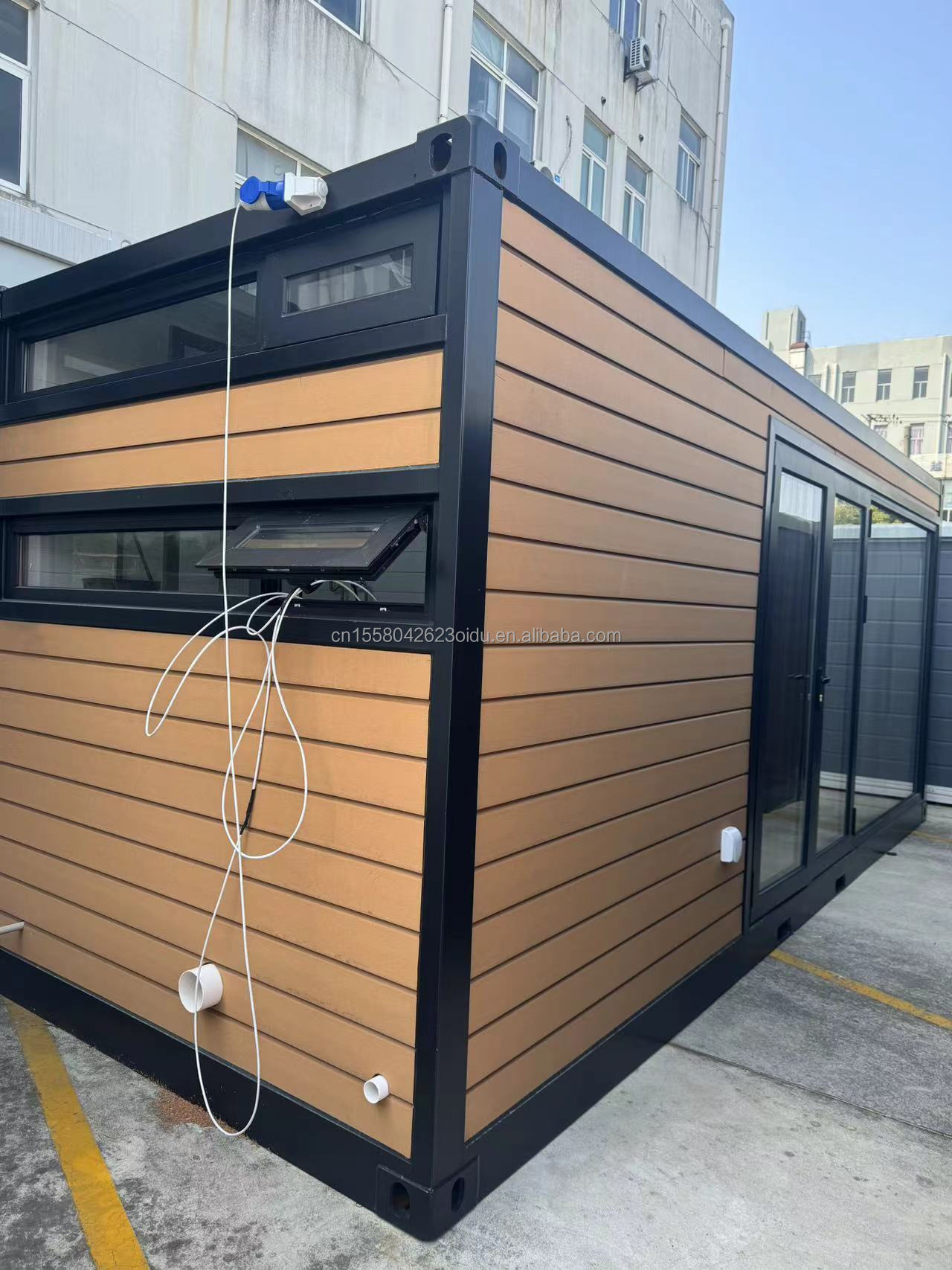 Outdoor Wooden Container Home Luxury Garden Tiny House with 2-3 Bedrooms for Families and Hotels Aluminum Alloy Windows