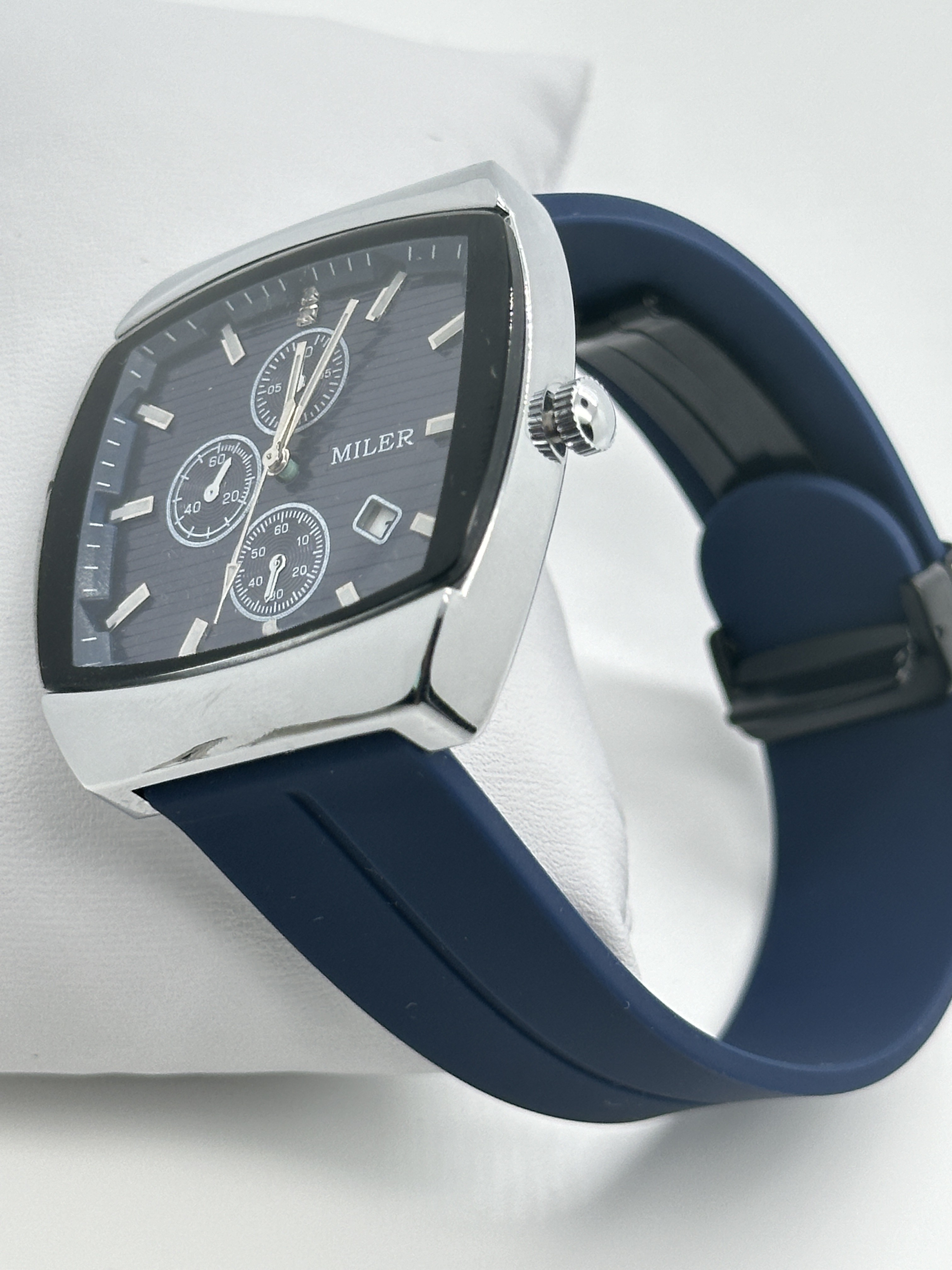 Supplier Hot Selling Man Watch Custom Logo for Promotion Stock Item from China