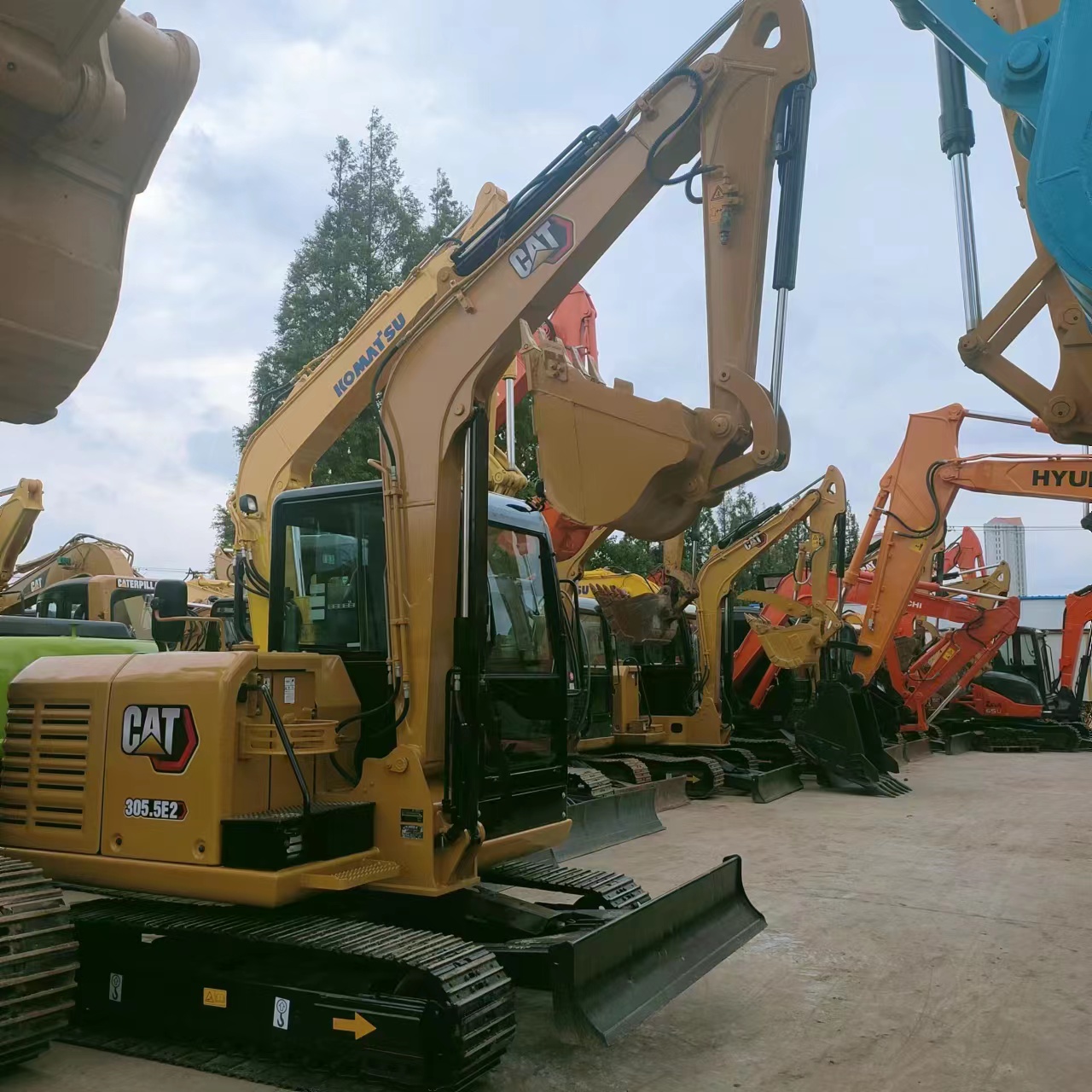 Original Japan Used Cat 305.5e2 Small Excavator in Good Condition with Hydraulic Valve