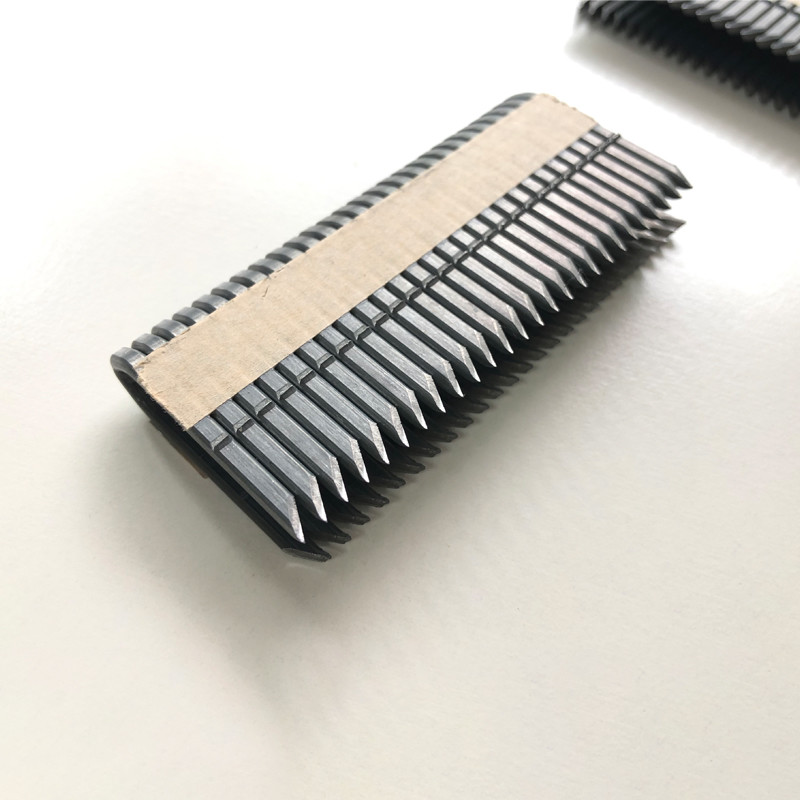 33mm Barbed Fencing Staples 10.5 Gauge Hot Dip Galvanised Divergent Point