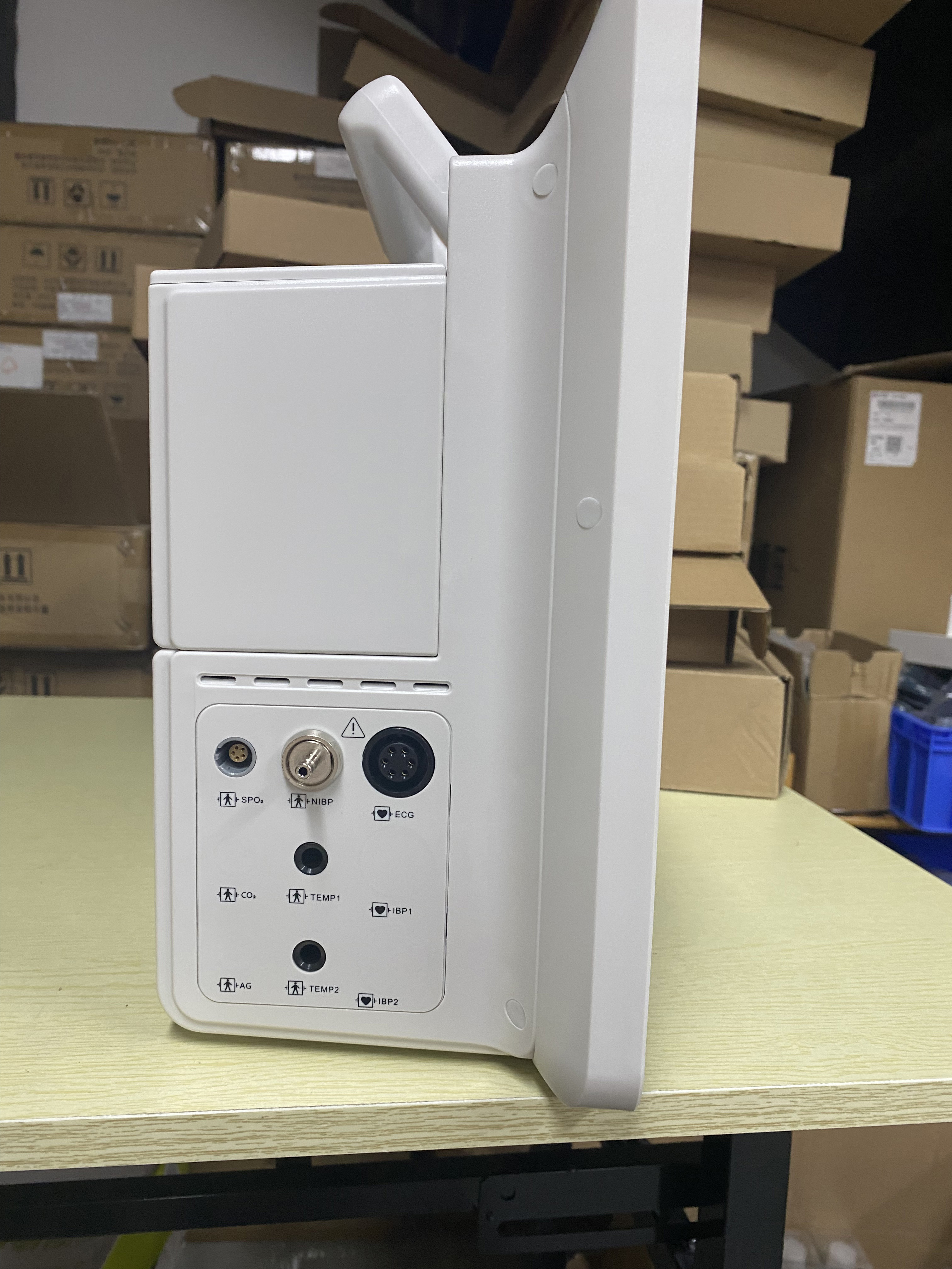 Compact Multi Parameter Patient Monitor With Rechargeable Battery
