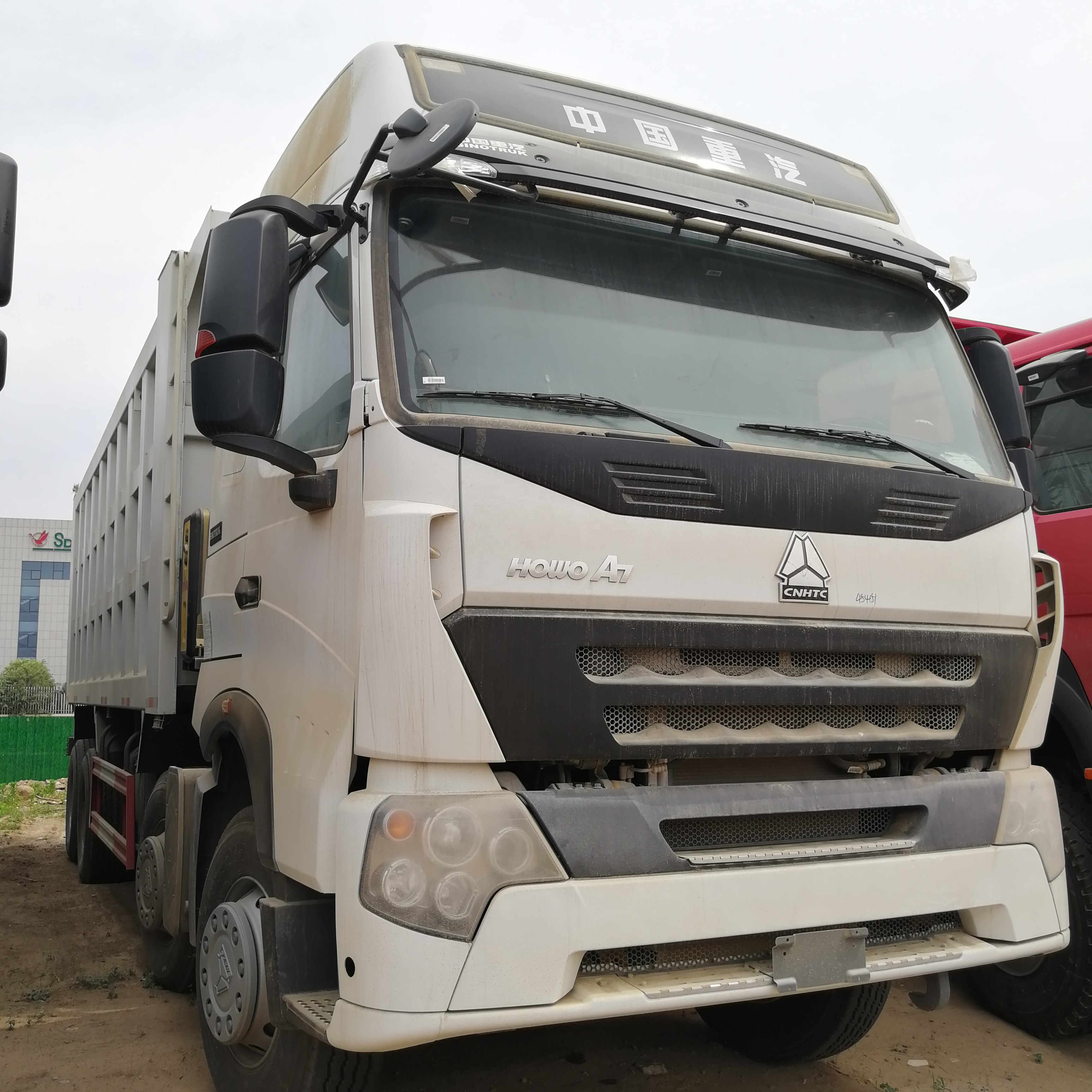Sinotruck Howo 6*4 6x4 30ton Hydraulic Cylinder Dump Truck Tipper