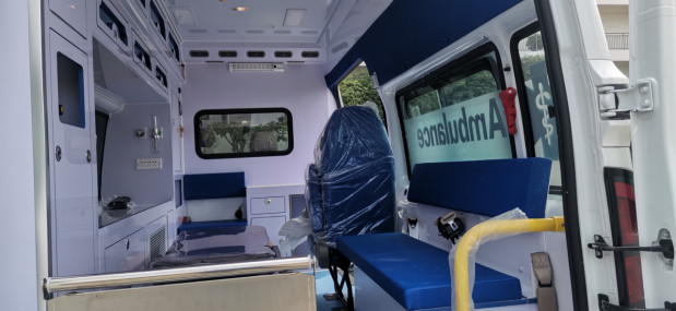 Medical Ford Transit Van Ambulance 8 / 9 Seater Diesel 4x2