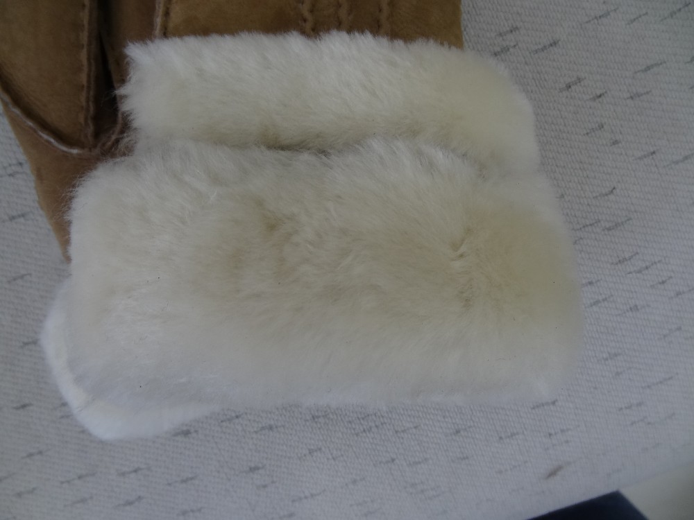 Wholesale high quality sheepskin lambskin gloves fur trim cuff shearling gloves for ladies