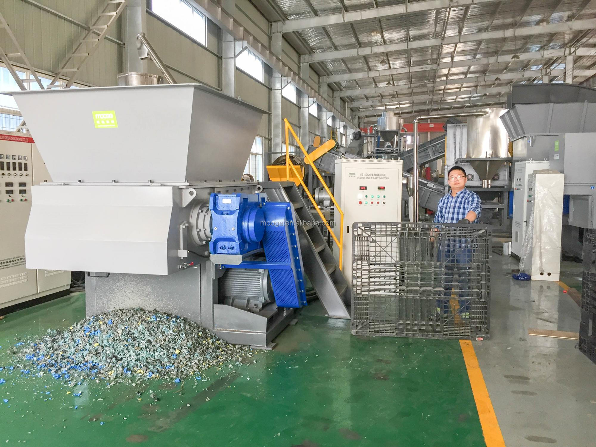 1000kg/H Waste Plastic Shredder Machine 600-1500mm Waste Plastic Crusher