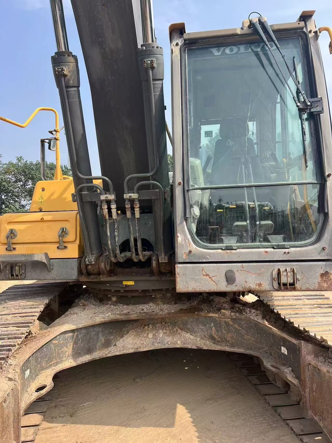22ton Original Engine Used Volvo EC220 Excavators Earth Excavating Heavy Equipment