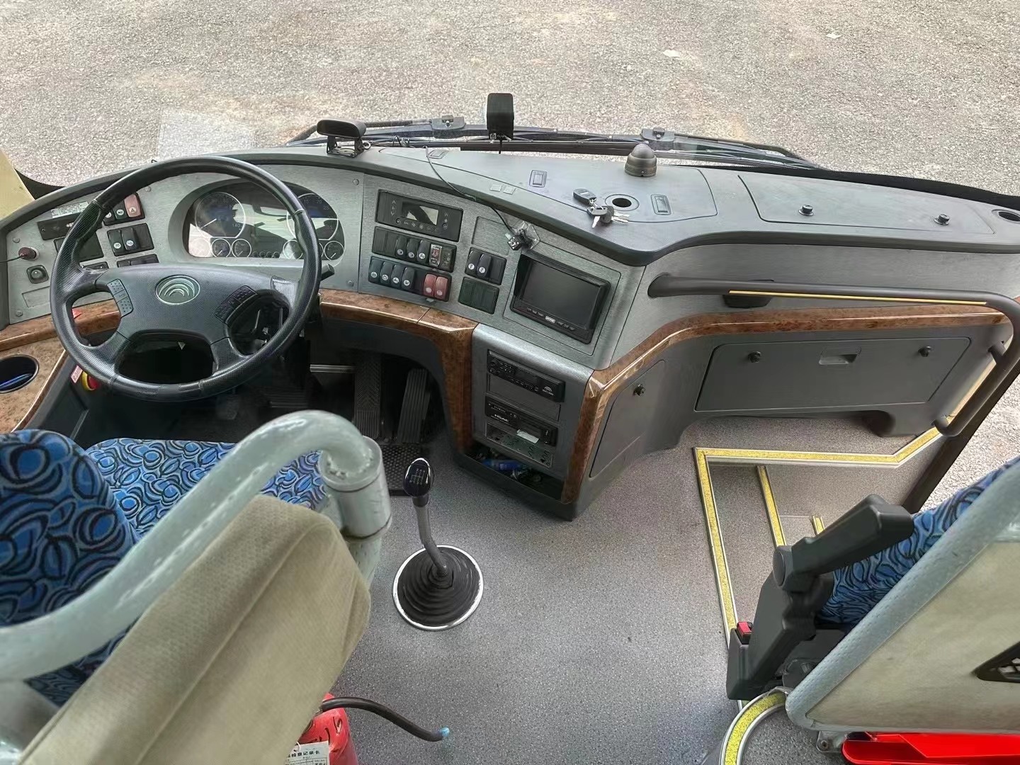 Second Hand Bus 2015 Year Double Passenger Door 49 Seats Good Air Conditioner