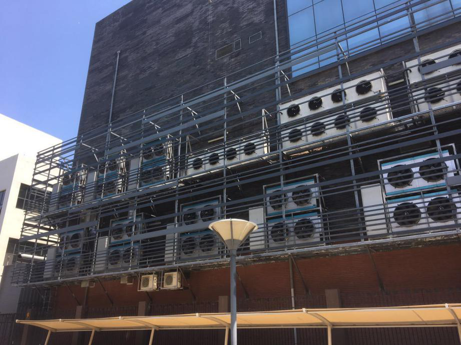 Adiabatic Blockchain Miners Industrial Dry Cooler Hybrid Type