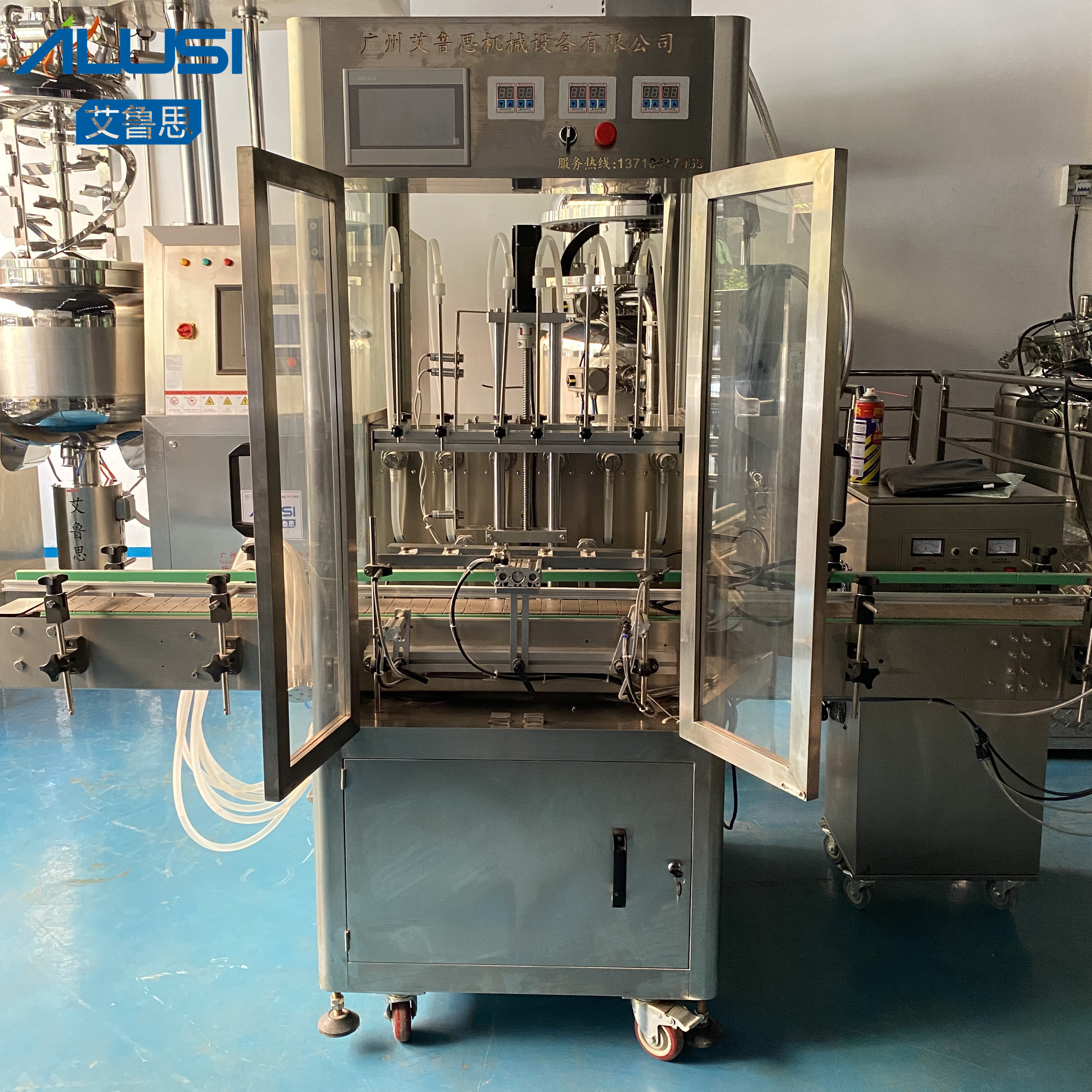 Plastic Bottles Oil Water Liquid Filling Machine Automatic 4-6 Nozzles 2500ml