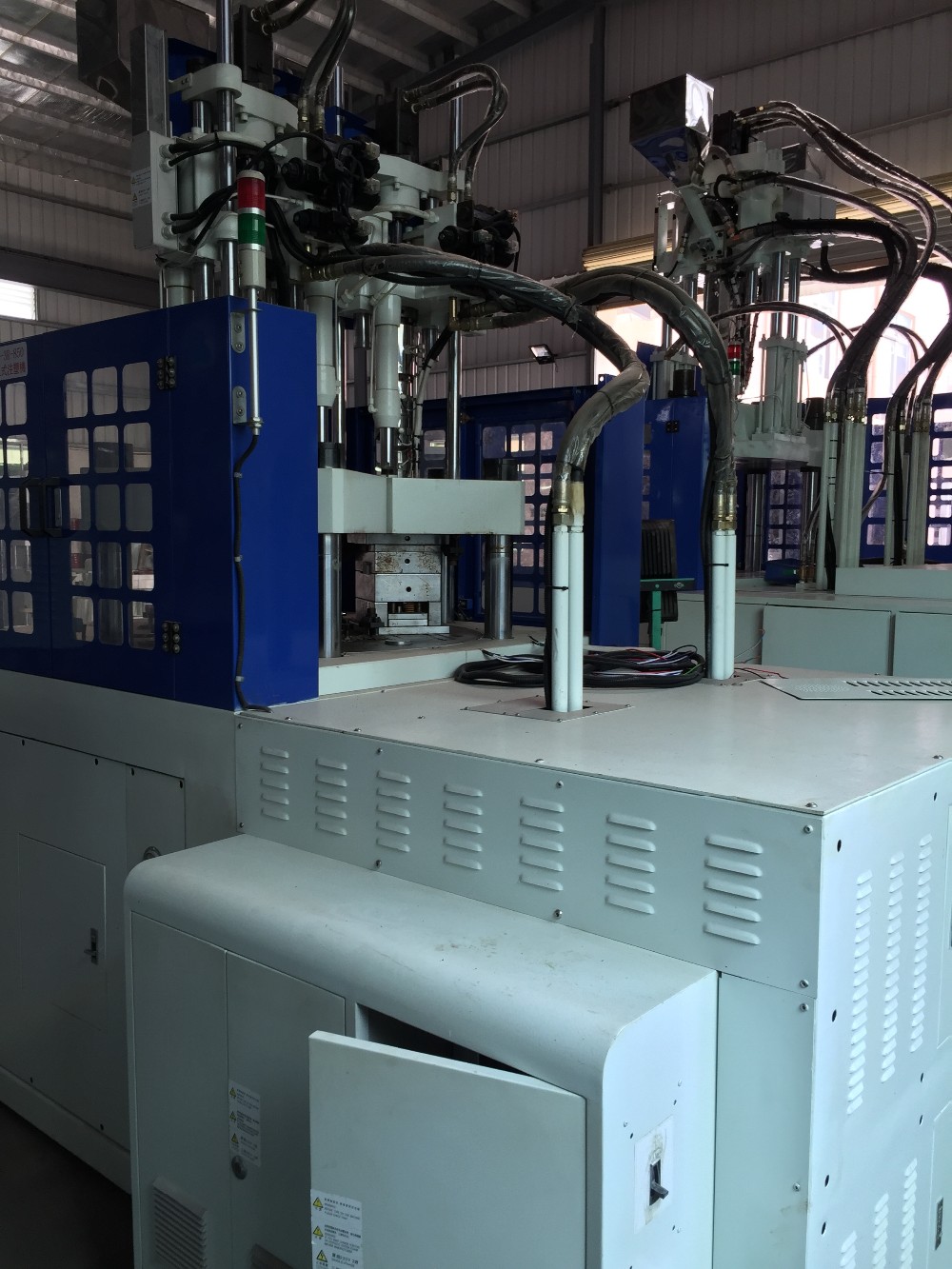 TR Glasses Spectacle Frame Two Color Injection Molding Machine 170T With Screw Speed 1-300Rpm
