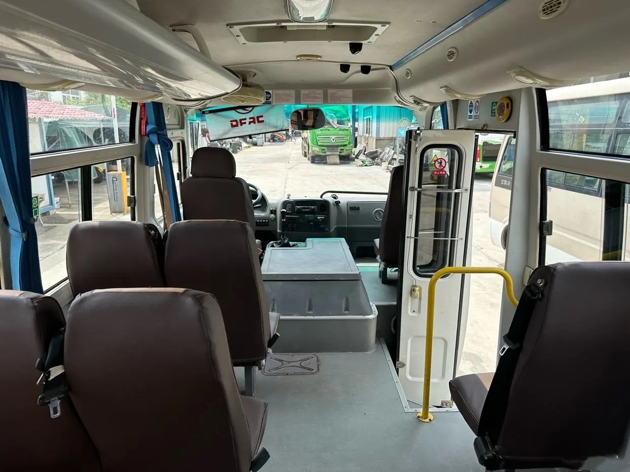 Used Mini Coach 2018 Year Air Conditioner Front Engine 19 Seats Dongfeng Bus DFA6601 Sliding Window