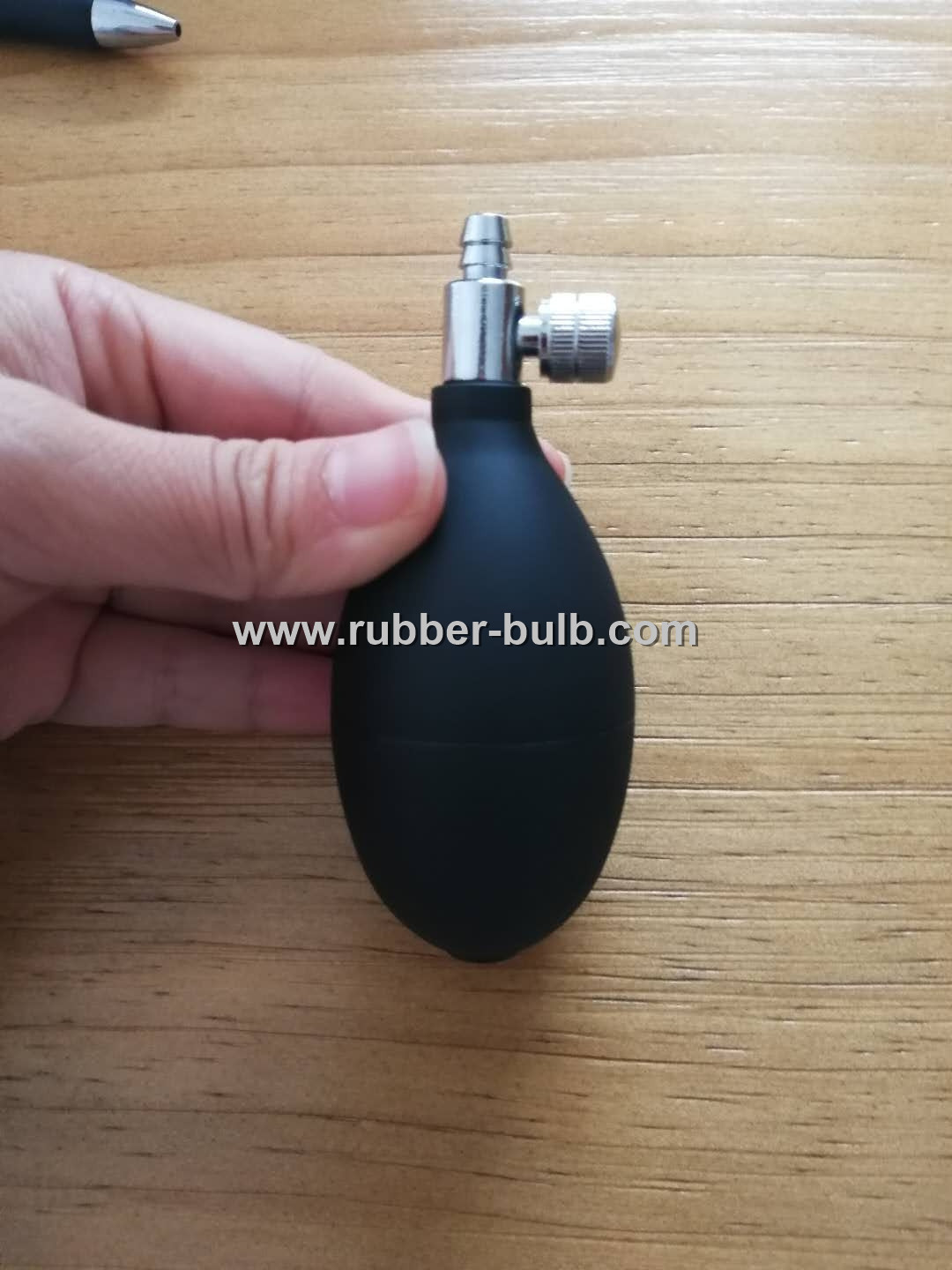 Latex Bulb Pump The Perfect Tool for Inflating Medical Devices and Recreational Items