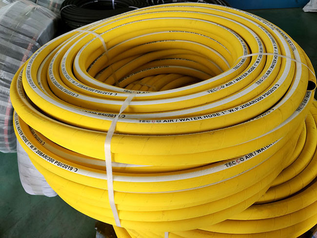 Yellow Color Rubber Air And Water Hose For Industrial / Agricultural Applications