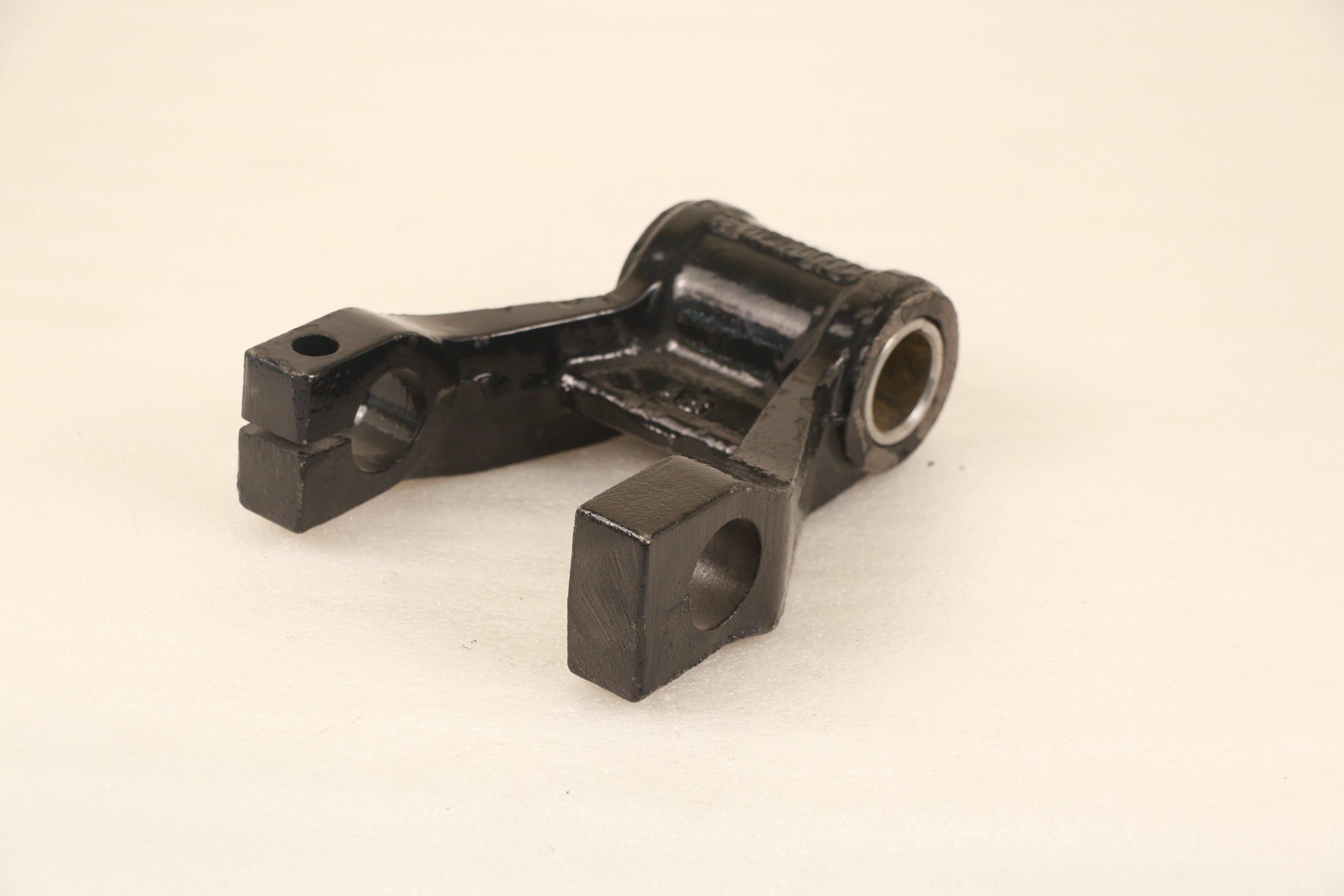 Foton Car Fitment Front Right Leaf Spring Shackle Lifting Lug Assembly with 5cm Height
