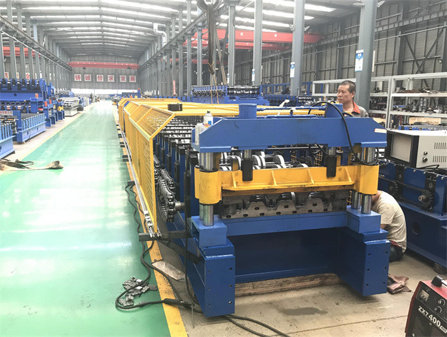 Automatic PLC Control Metal Deck Forming Machine Hydraulic drive 37kw
