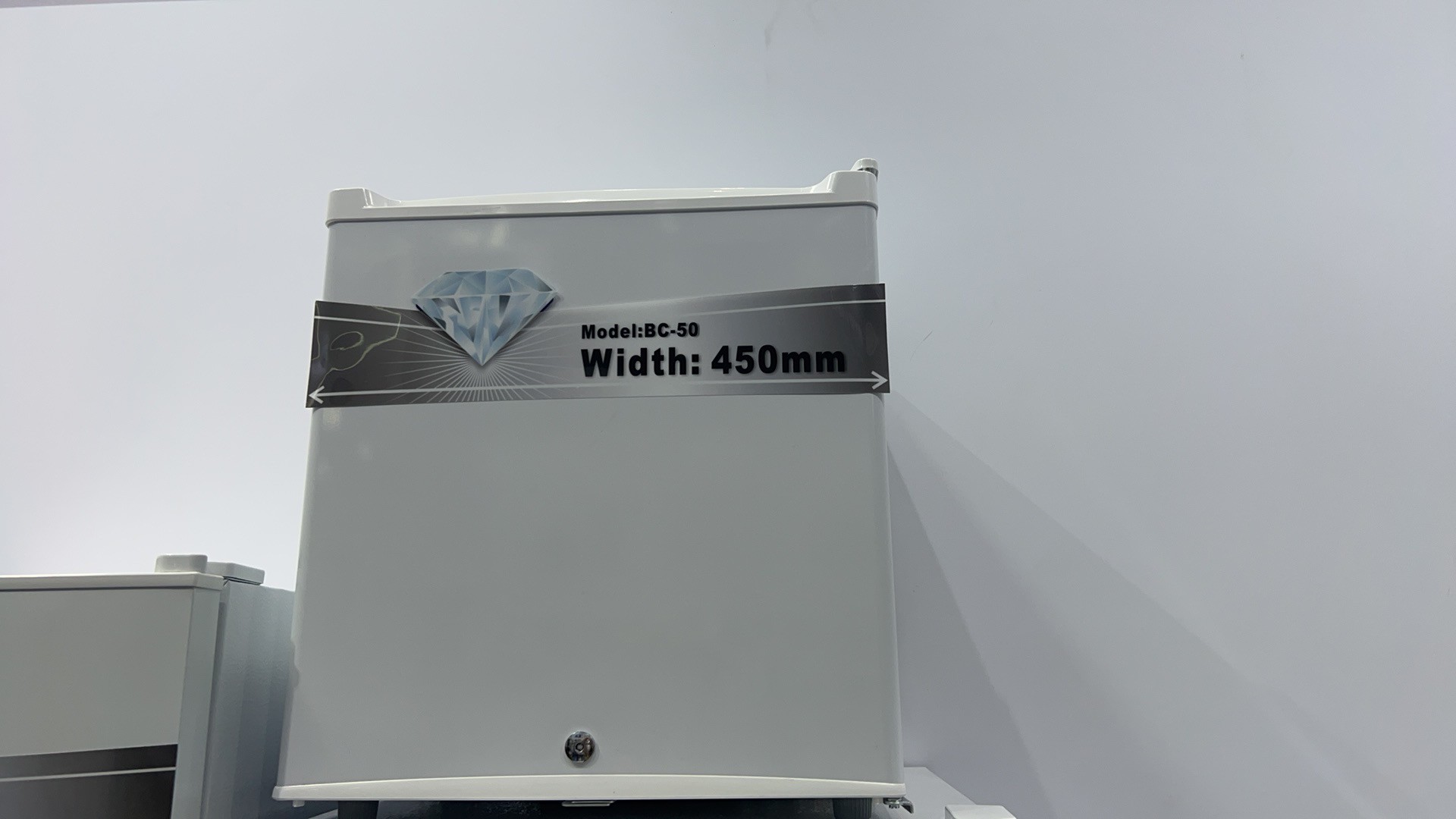 Single Door Defrost Small Home Hotel Use Upright Refrigerator Bc-50