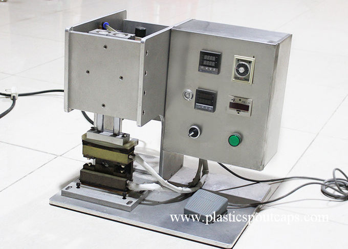 Semi - Automatic Plastic Spout Stand Up Pouch Sealing Machine For Seal Press Nozzle