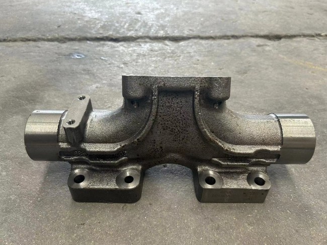 202V08102-0639 Exhaust Manifold HOWO Truck Parts Sitrak C7H T5G C9H T7H