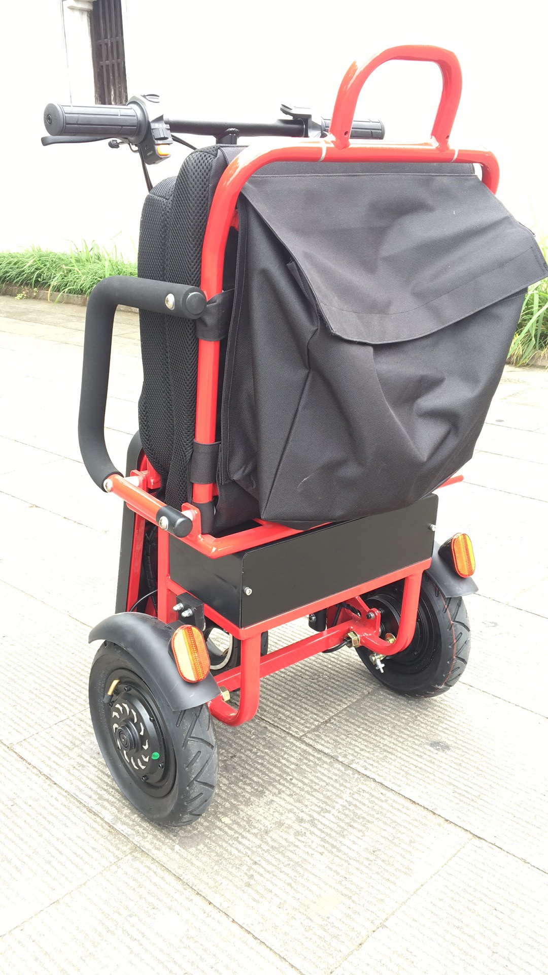 48V 10Ah Lithium Battery Fully Enclosed Mobility Scooter Fully Equipped Range 25-30km