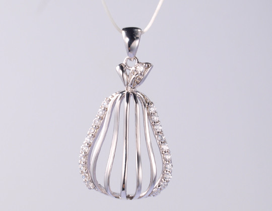 Hollow Geometric 925 Sterling Silver Cross Pendant For Women 925 Silver CZ Pendant Add A Touch Of Luxury To Your Jewelry Collection 925 Silver CZ
