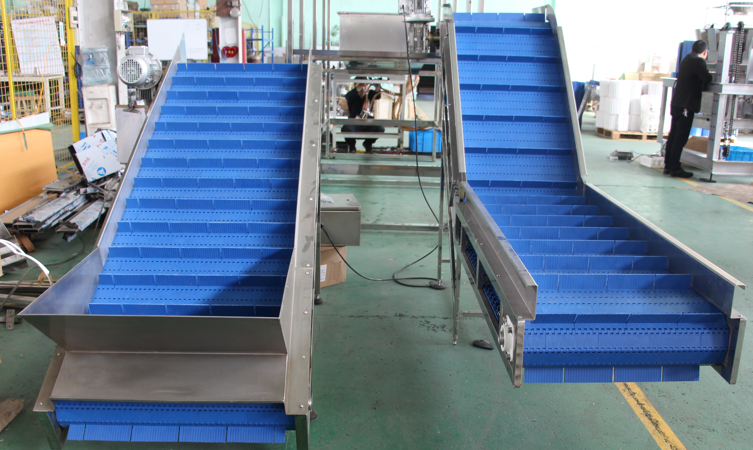 Food Canned Bottles Conveying Slat Top Chain Conveyor For Industry Packaging Line