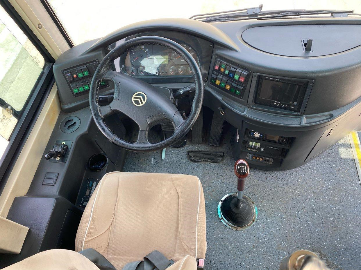 Coach Bus XML6103 Golden Dragon Bus 45seats Diesel Passenger Bus two doors