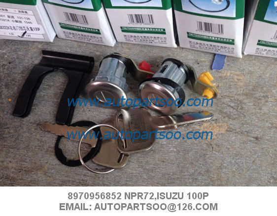 ISUZU Door Locks 8970956842 lock the door right NPR72 ISUZU 100P Barrell and key