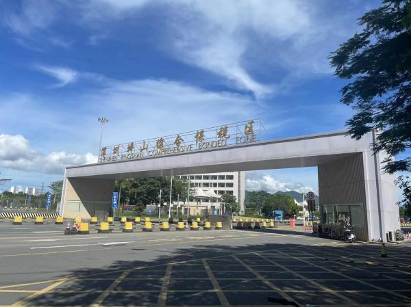 Multiple bonded warehouses in China with an area of 80000 square meters for
