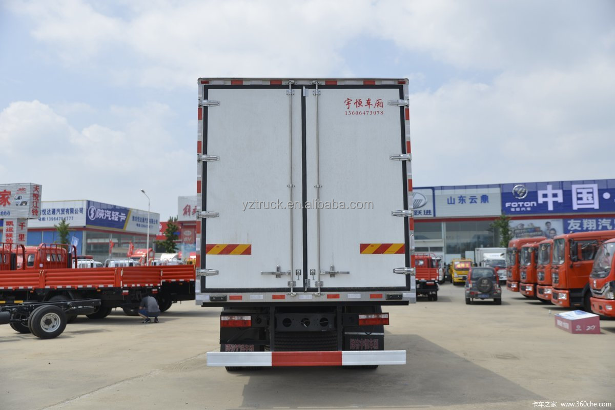 11 20T Van Cargo Trucks with Cummins 6x6 Electric System and Dongfeng KL 300HP Engine