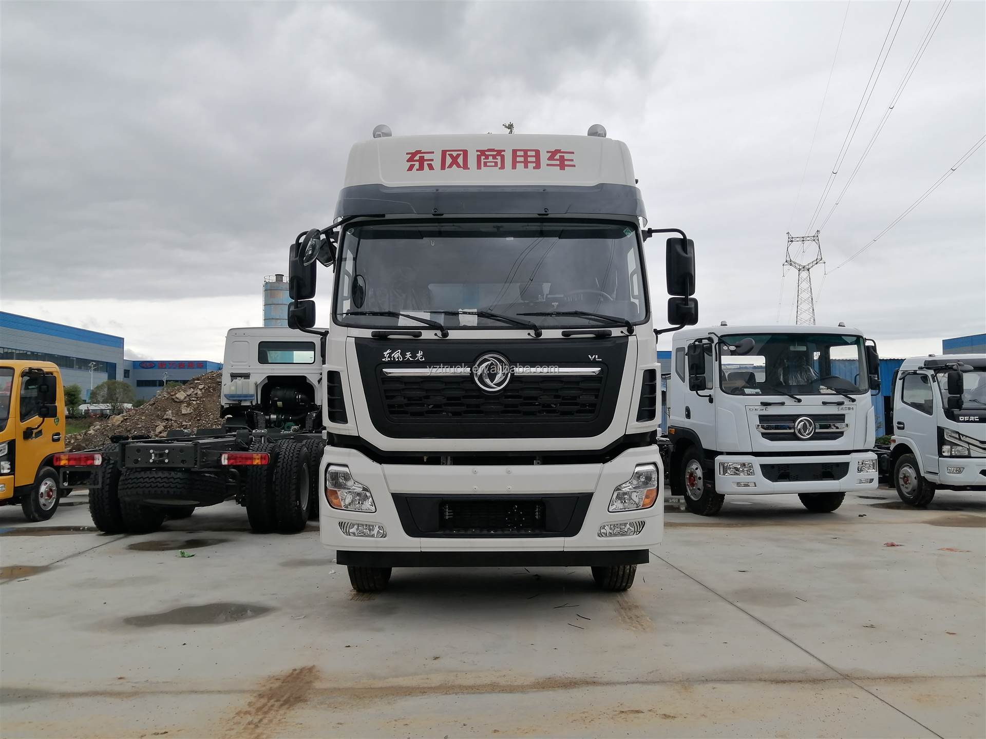 Touch Screen Dongfeng KL 300HP Refrigeration Trucks With Fast Automatic Transmission