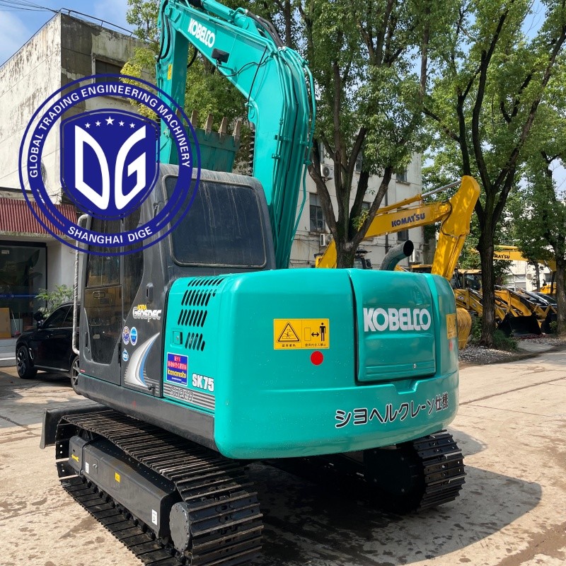 Used Kobelco SK75 Excavator Track Moving Type Compact