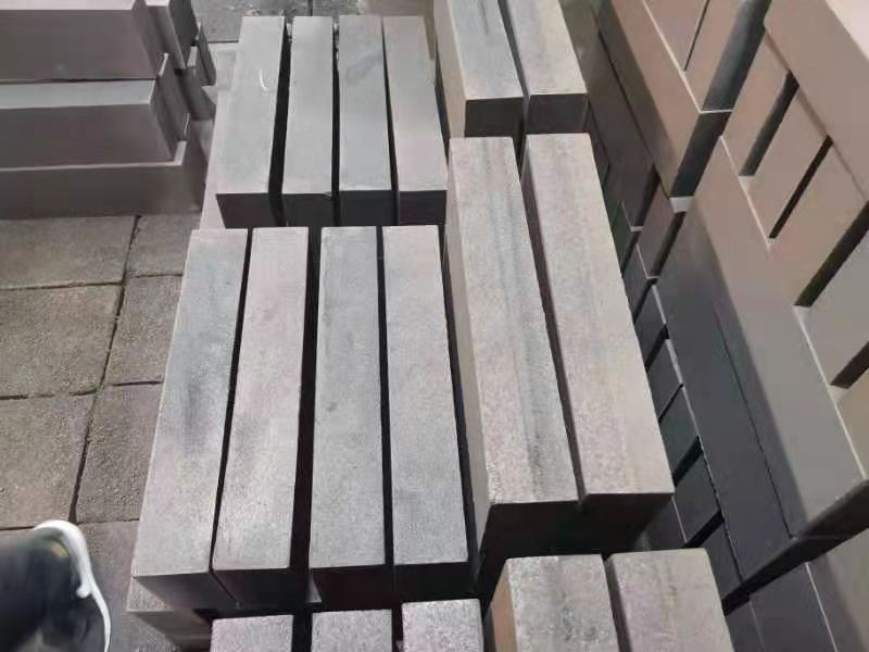 Chinese Refractory Magnesia Chrome Brick With Little Al2O3 Content For Glass Furnace