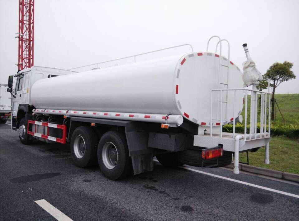 Sinotruk howo new 6x4 10 Wheels 21CBM mobile garden water bowser spray tank sprinkler truck aspersor for tanzania