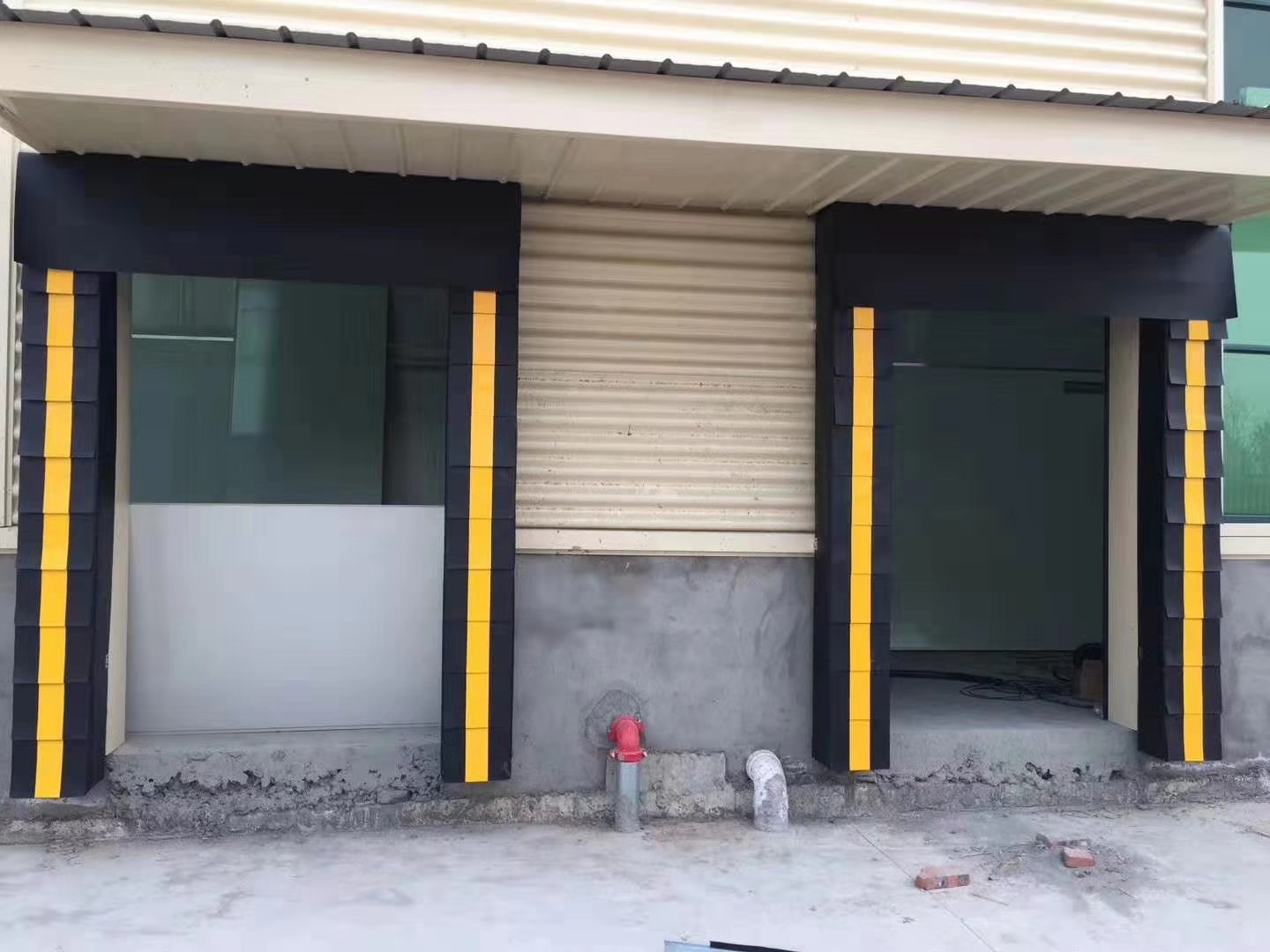 Sponge 3m Dock Door Pads Loading Dock Seals And Shelters 600mm Frame Galvanized