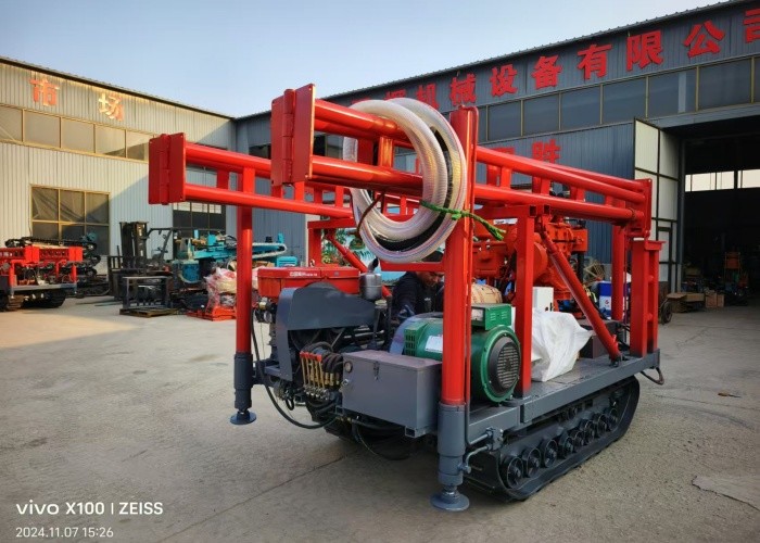 Sampling Collection Coring Crawler Mounted Drill Rig 120 mm Hole Diameter 150-220 Meters Depth