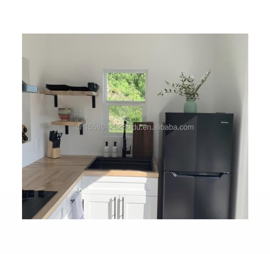 50/75/100mm Wave Sandwich Panel Wall Customizable Design 40ft Modified Shipping Container House for Living or Vacation