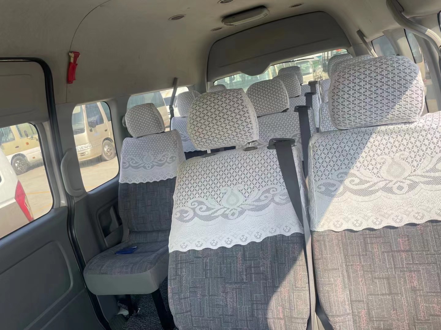 2017 Year 13 Seats Used Toyota Hiace Mini Bus With Front Engine Manual Transmission