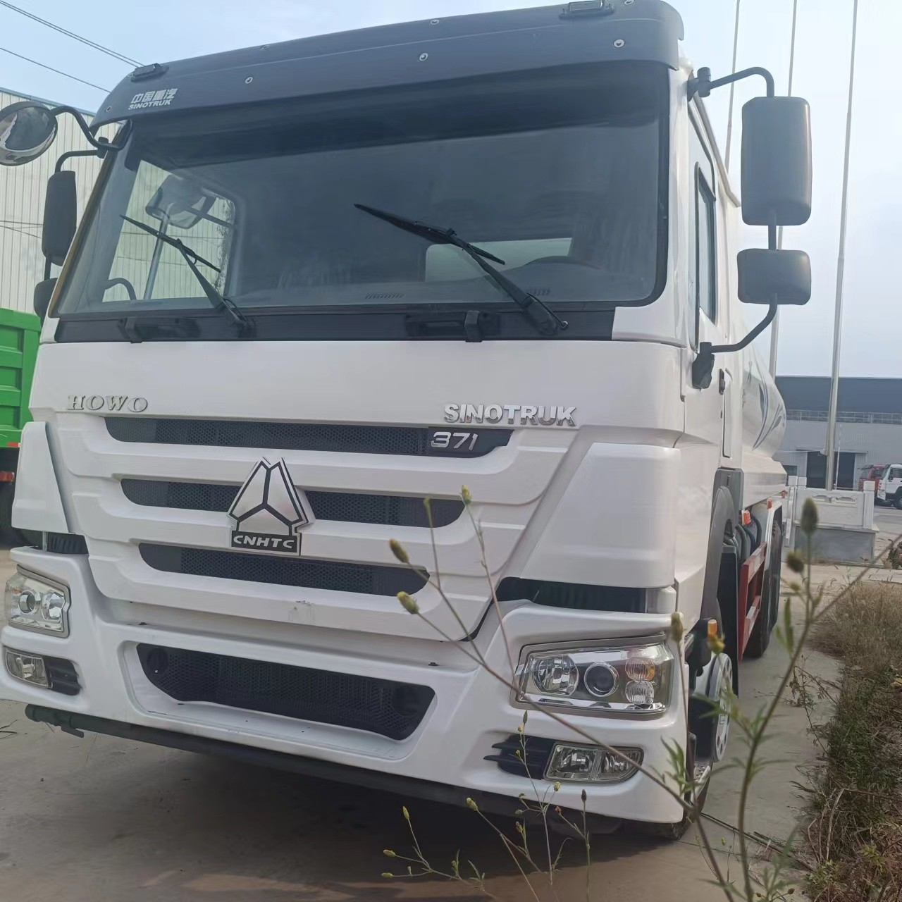 Second hand HOWO sprinkler 371 20 cubic meters Used watering truck